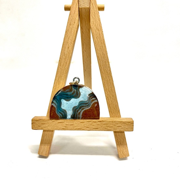 HANDMADE Tiered Resin Art and Sand Pendant - Picture 9 of 10